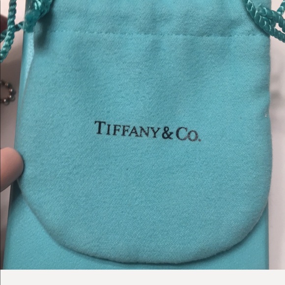 TIFFANY & CO Silver Heart Necklace - Picture 4 of 8